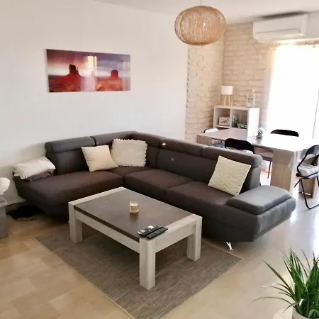 Apartment Elegant T3 Avec Vue Et Piscine A