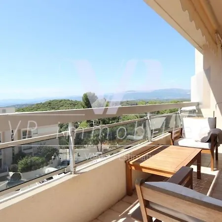 Elegant T3 Avec Vue Et Piscine A Mougins