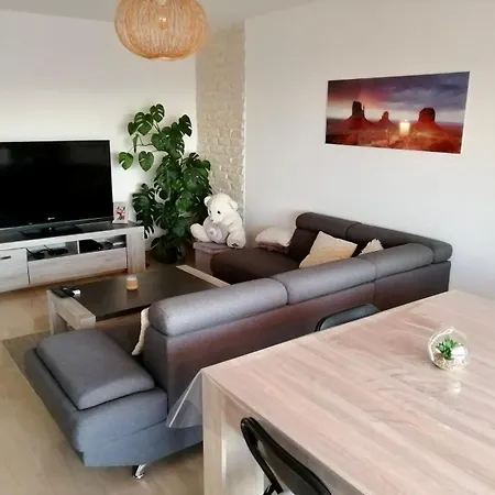 Elegant T3 Avec Vue Et Piscine A *